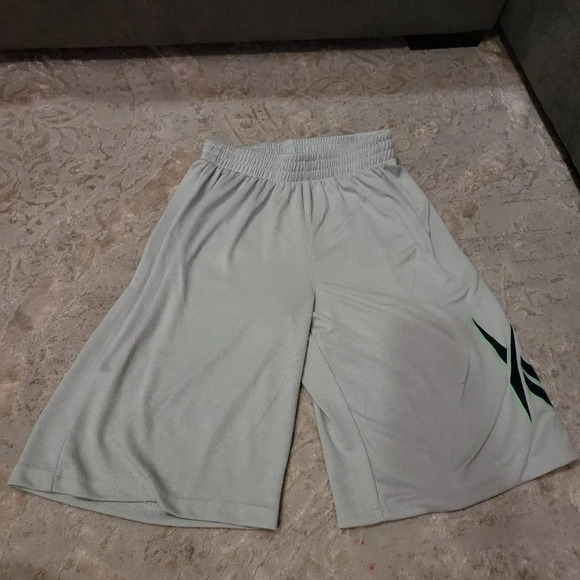 Reebok Boys Ivory 100% Polyester Pull On Elastic Waist Shorts Size XL - Picture 1 of 3